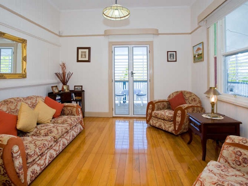 8 Aster Street, Cannon Hill QLD 4170