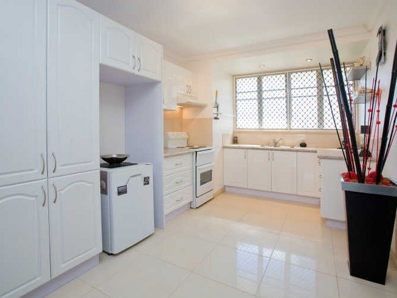 8 Aster Street, Cannon Hill QLD 4170