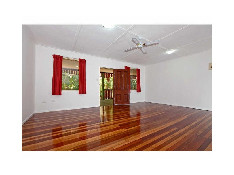 381 Kianawah Road, Wynnum West QLD 4178