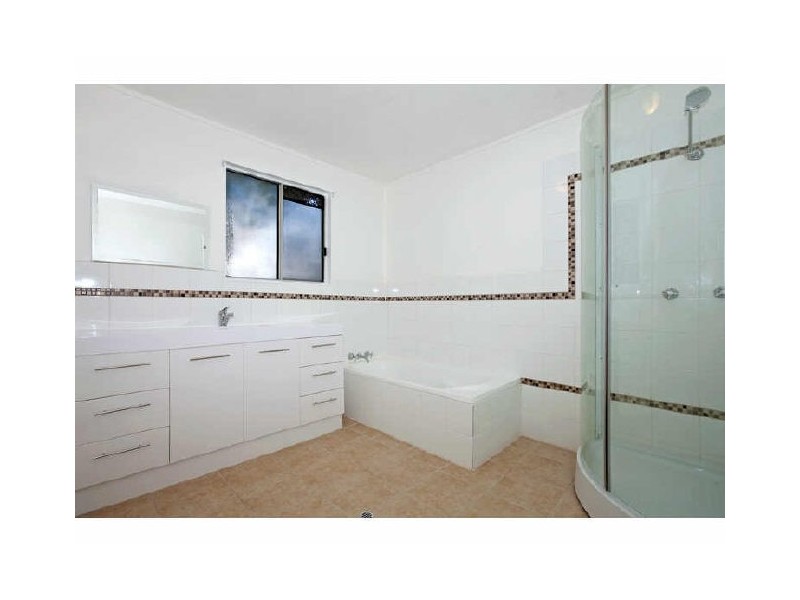 381 Kianawah Road, Wynnum West QLD 4178