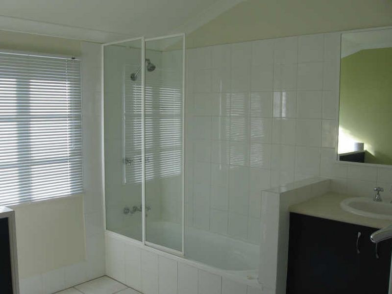 67 Woodhill Avenue, Coorparoo QLD 4151