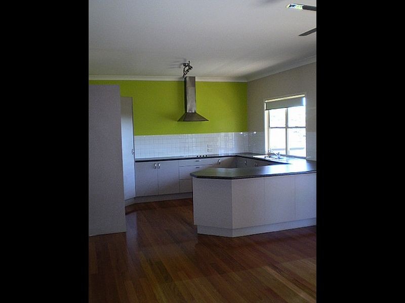 8 Brussels Avenue, Morningside QLD 4170