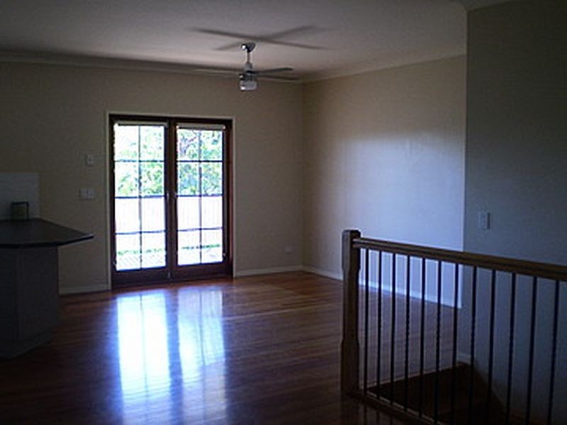 8 Brussels Avenue, Morningside QLD 4170