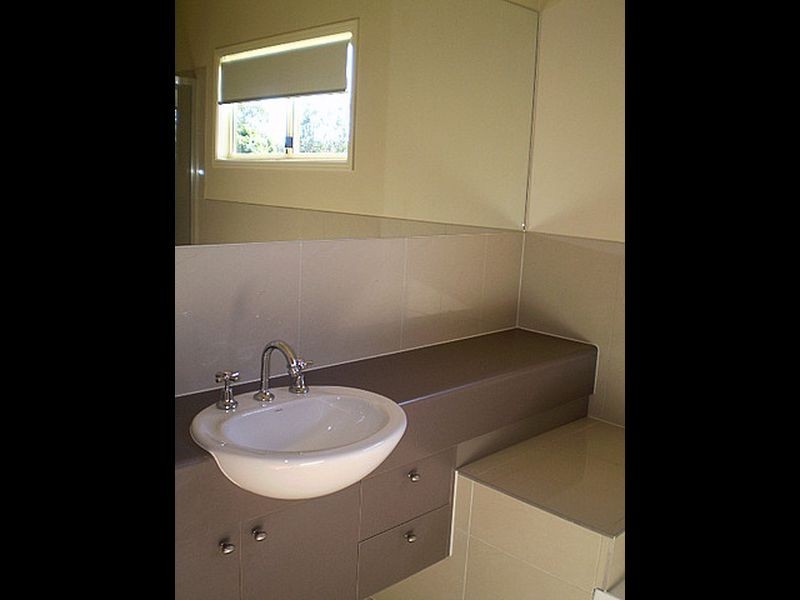 8 Brussels Avenue, Morningside QLD 4170