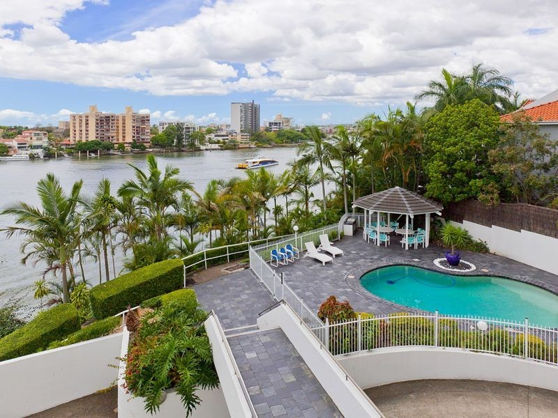 4/77 Cairns Street, Kangaroo Point QLD 4169