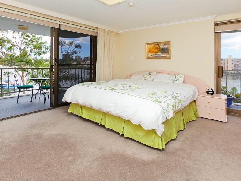 4/77 Cairns Street, Kangaroo Point QLD 4169