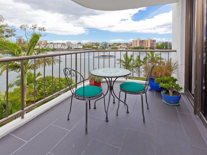 4/77 Cairns Street, Kangaroo Point QLD 4169
