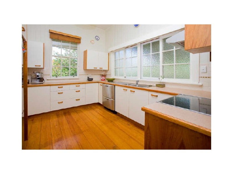 51 Moore Street, Morningside QLD 4170