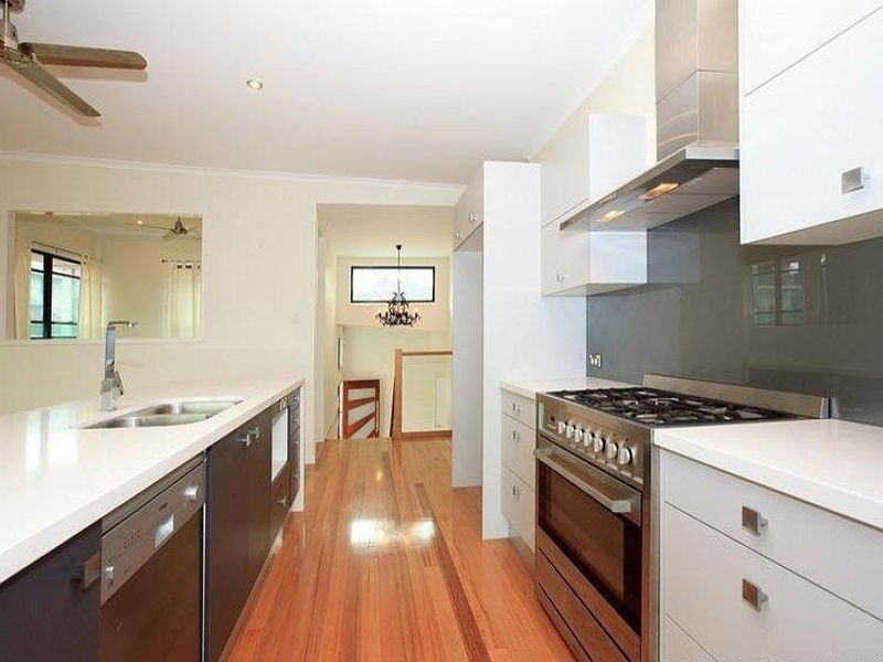 7 Yeates Street, Carindale QLD 4152