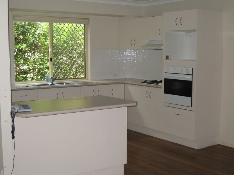 37 Yuletide Street, Holland Park QLD 4121