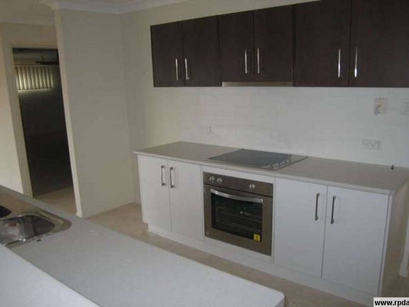 3 Hayes Street, Wakerley QLD 4154