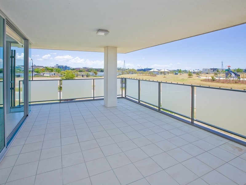 111/16 Waterline Crescent, Bulimba QLD 4171