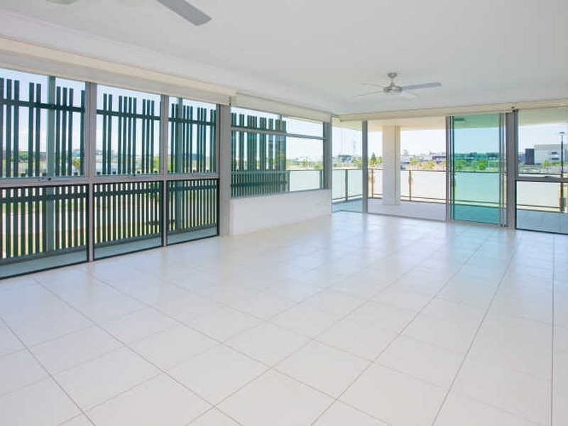 111/16 Waterline Crescent, Bulimba QLD 4171