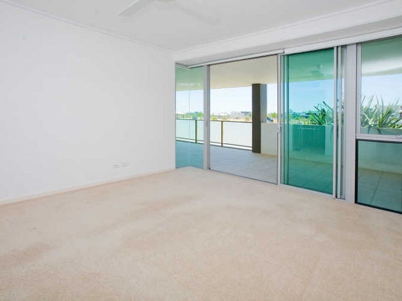 111/16 Waterline Crescent, Bulimba QLD 4171