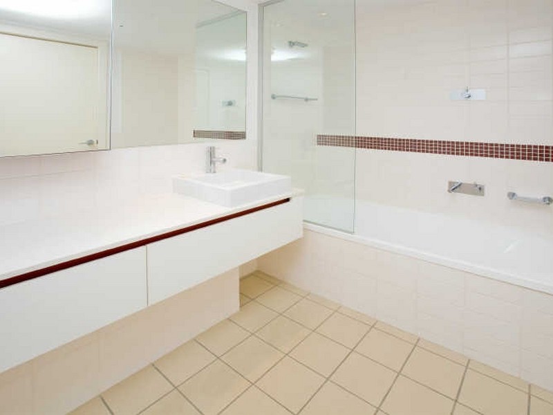 111/16 Waterline Crescent, Bulimba QLD 4171