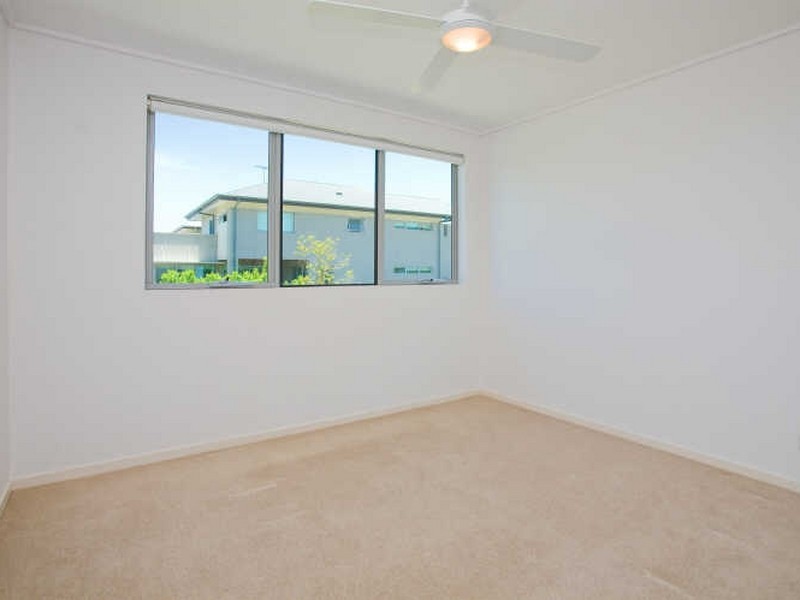 111/16 Waterline Crescent, Bulimba QLD 4171