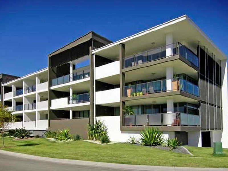 111/16 Waterline Crescent, Bulimba QLD 4171