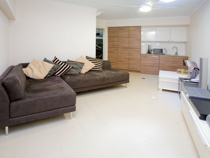 2/25 Princess Street, Bulimba QLD 4171