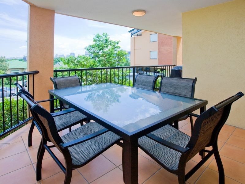 1/16 Norman Crescent, Norman Park QLD 4170