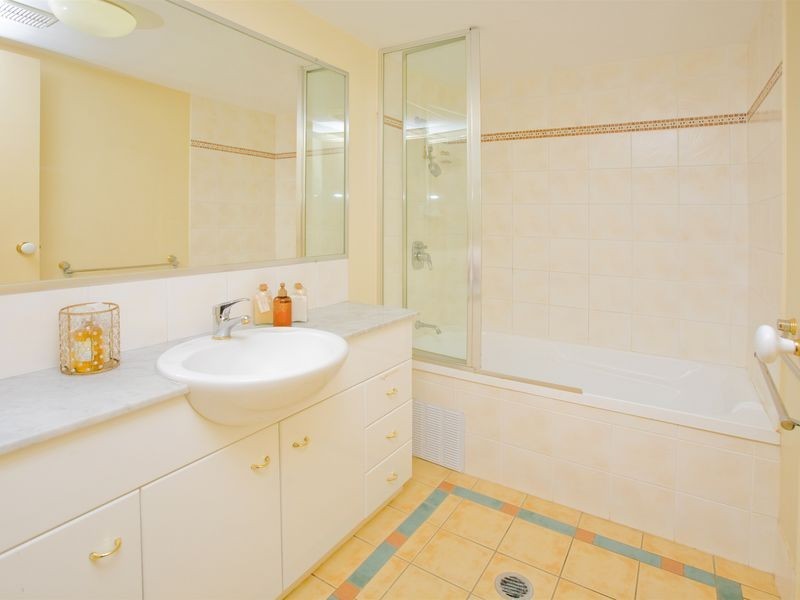 1/16 Norman Crescent, Norman Park QLD 4170