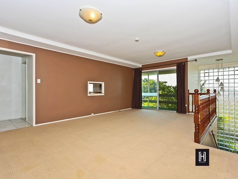 68 Mingera Street, Mansfield QLD 4122