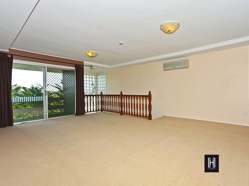 68 Mingera Street, Mansfield QLD 4122