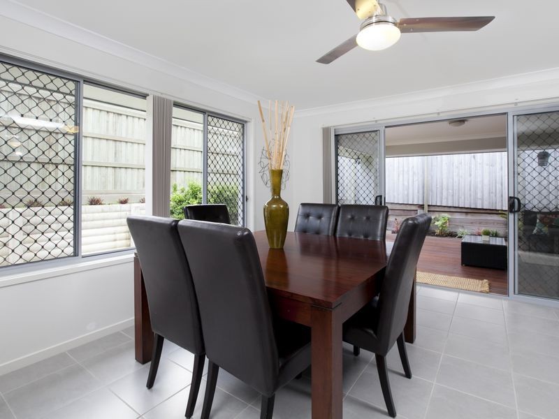 18 Rymera Crescent, Gumdale QLD 4154