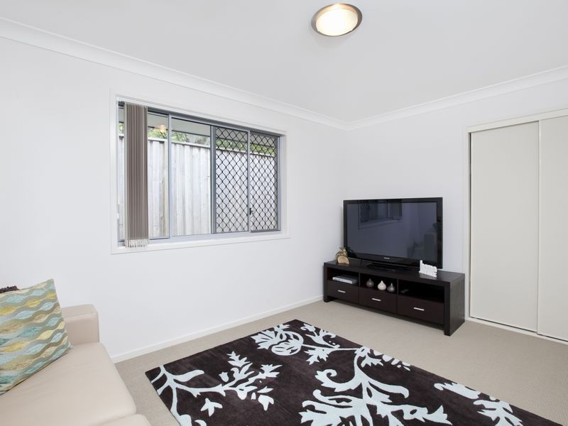 18 Rymera Crescent, Gumdale QLD 4154