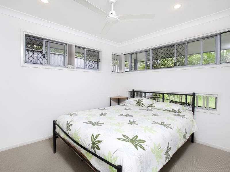 18 Rymera Crescent, Gumdale QLD 4154