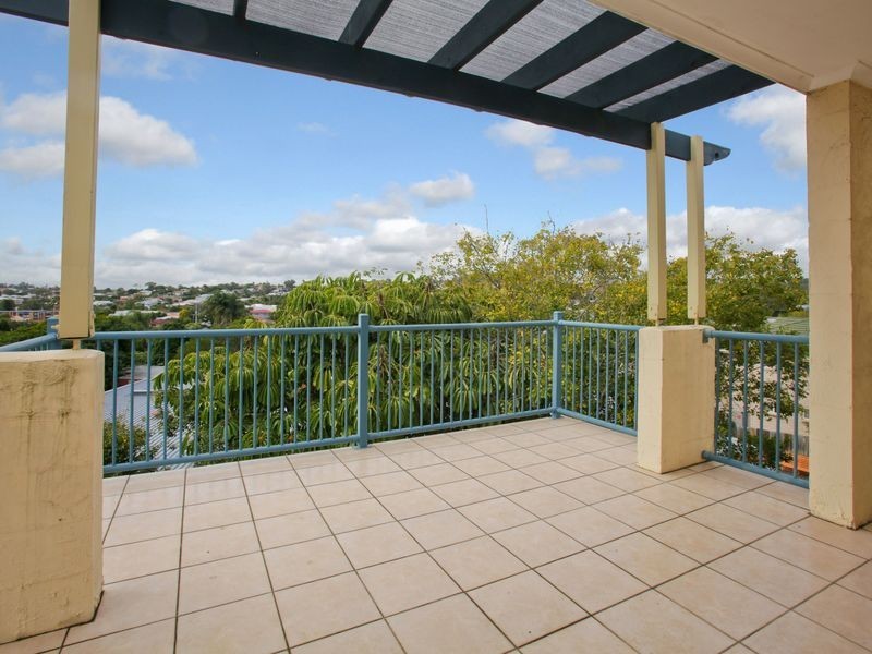 12/262 Cavendish Road, Coorparoo QLD 4151