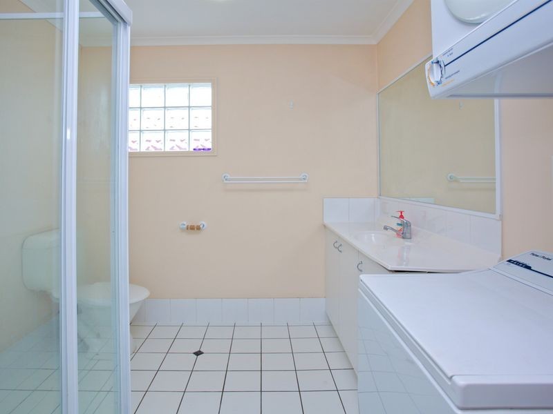 12/262 Cavendish Road, Coorparoo QLD 4151