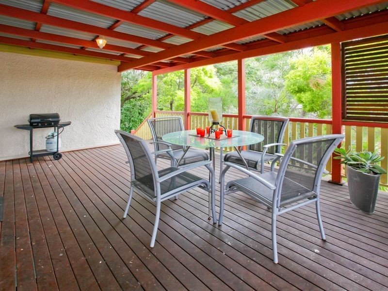 3 Love Street, Fairfield QLD 4103