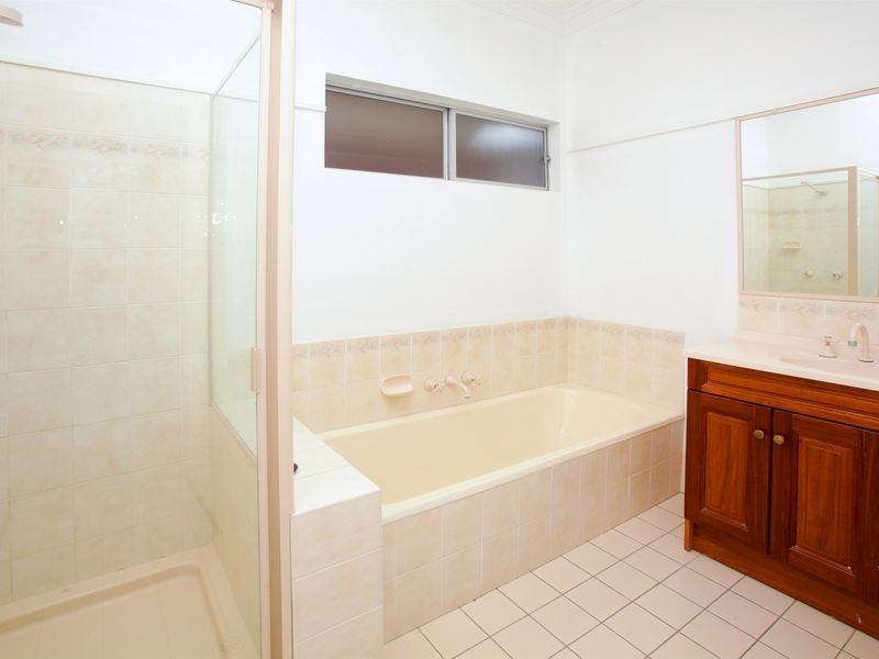 3 Love Street, Fairfield QLD 4103