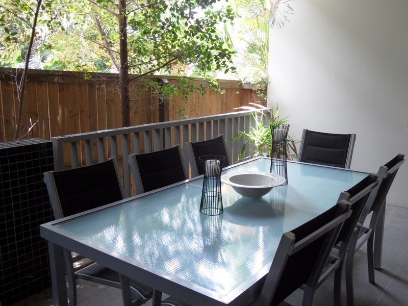 2/47 Addison Avenue, Bulimba QLD 4171