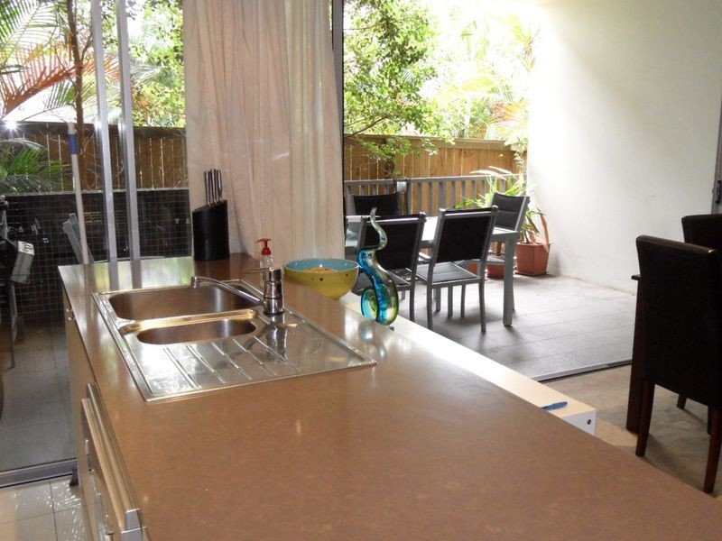 2/47 Addison Avenue, Bulimba QLD 4171