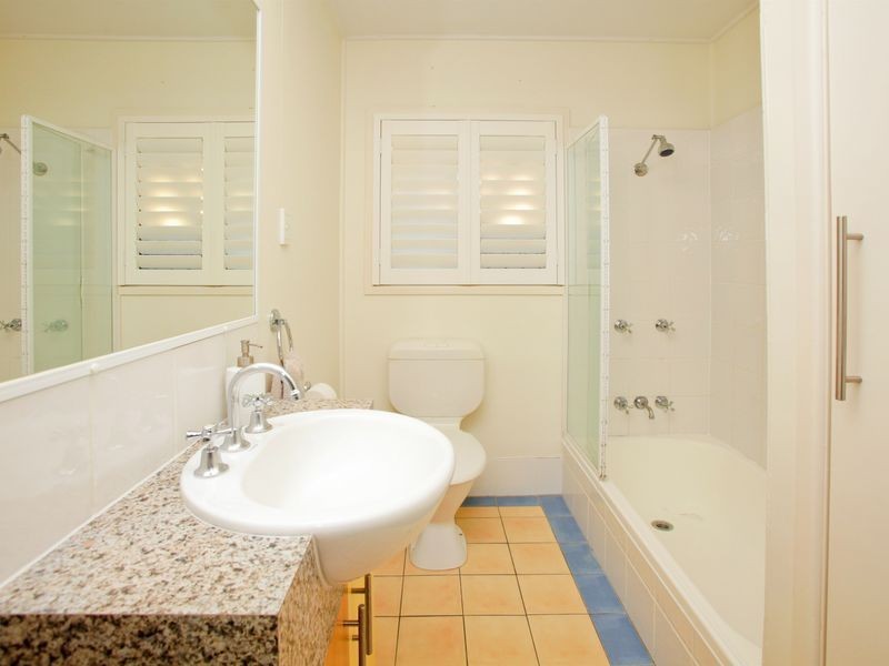 2/19 Lindsay Street, Hawthorne QLD 4171