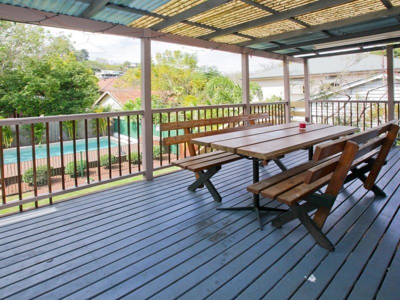 327 Riding Road, Balmoral QLD 4171