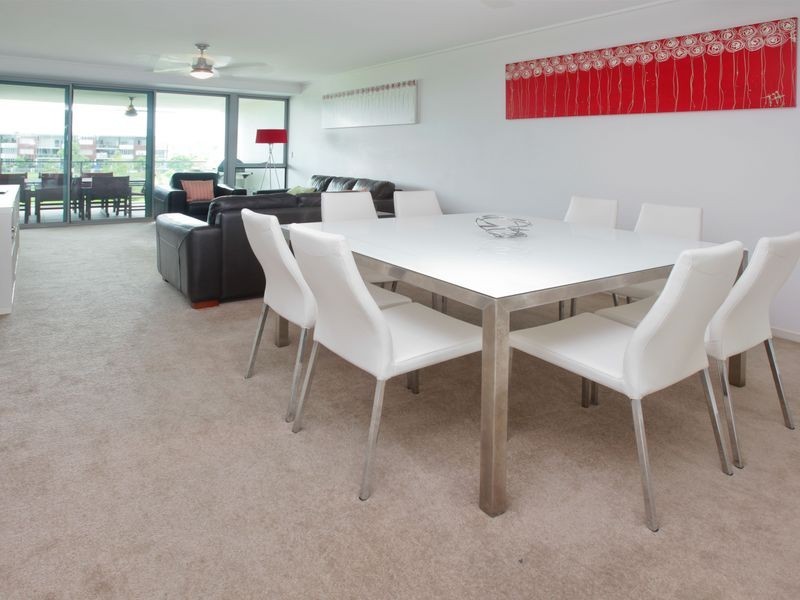 223/16 Waterline Crescent, Bulimba QLD 4171