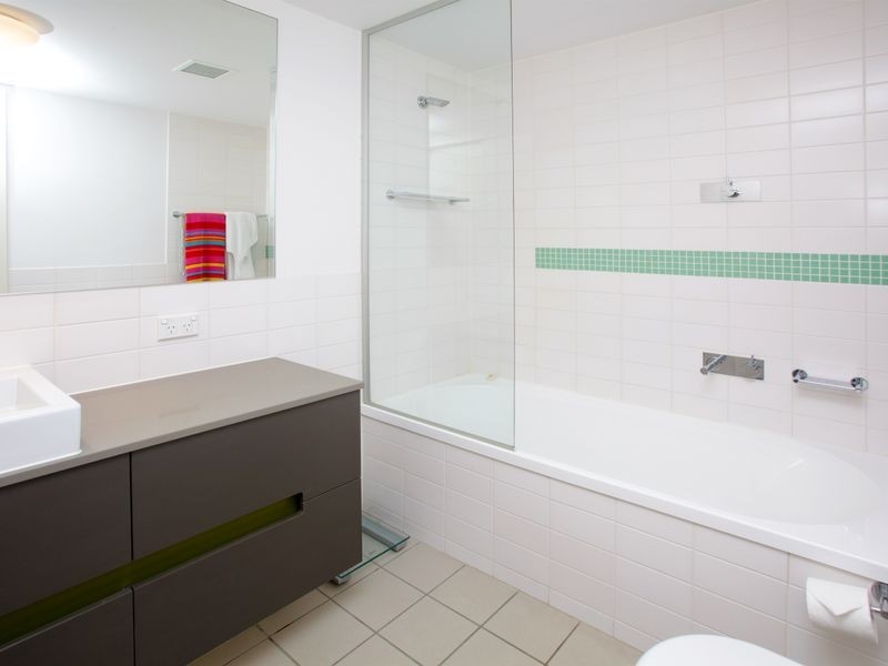 223/16 Waterline Crescent, Bulimba QLD 4171