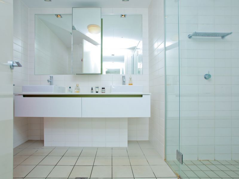 223/16 Waterline Crescent, Bulimba QLD 4171