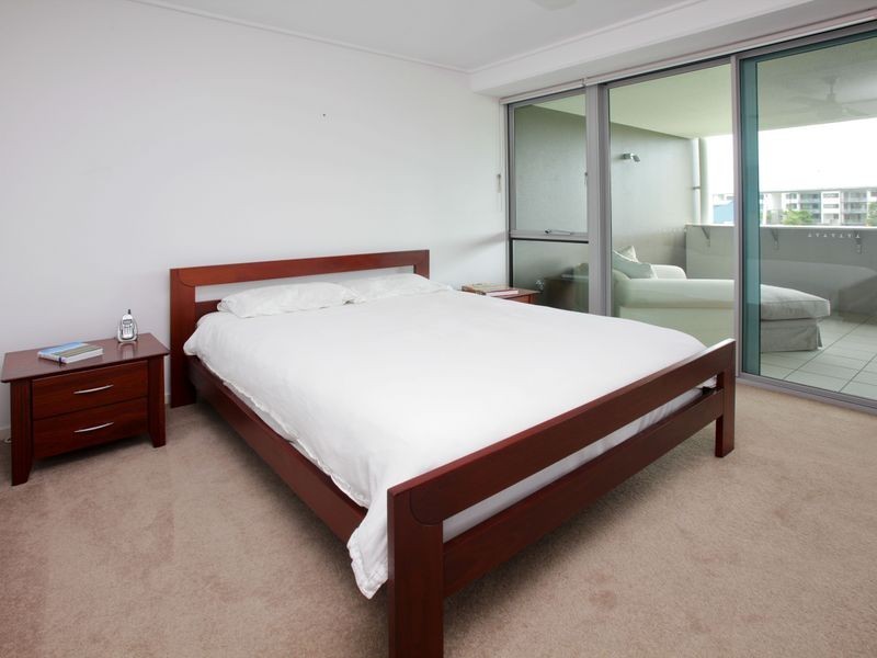 223/16 Waterline Crescent, Bulimba QLD 4171