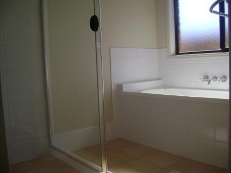 8 Bishop Court, Lawnton QLD 4501