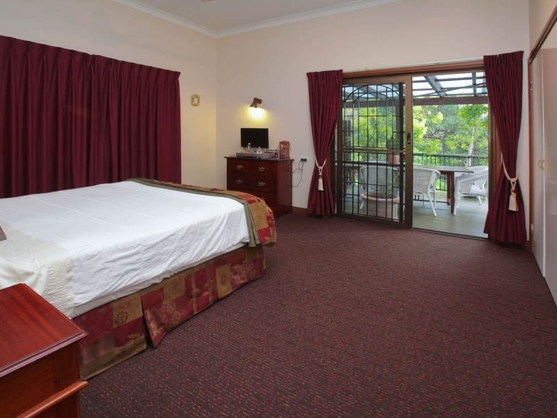 16 Taylor Street, Balmoral QLD 4171