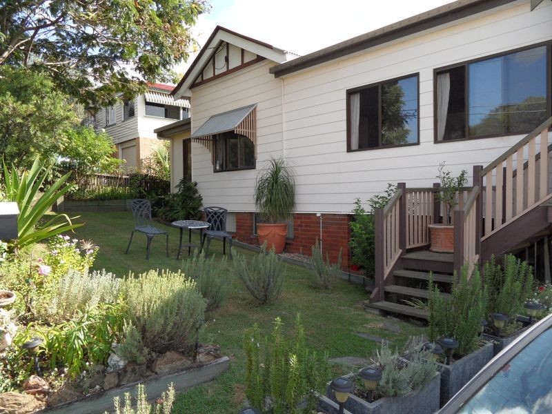 16 Taylor Street, Balmoral QLD 4171