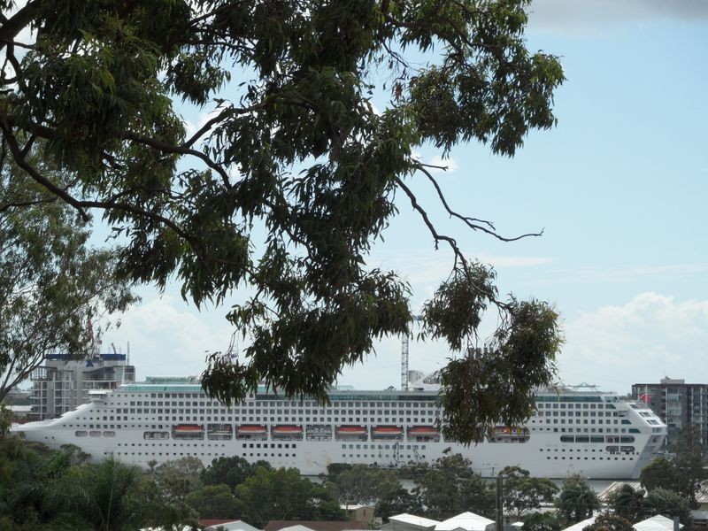 16 Taylor Street, Balmoral QLD 4171