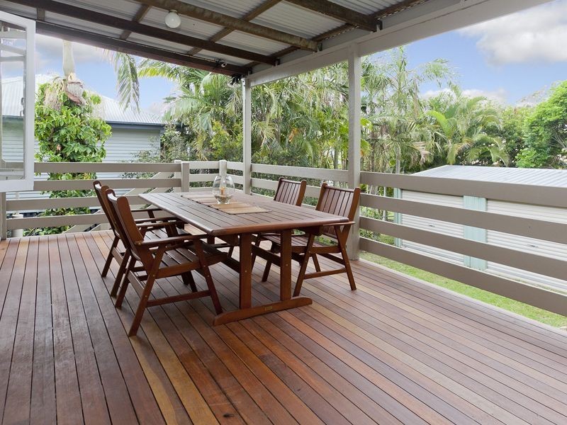 9 Uranus Avenue, Seven Hills QLD 4170