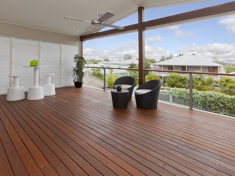 63 Lindsay Street, Hawthorne QLD 4171