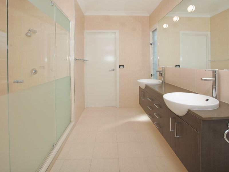 63 Lindsay Street, Hawthorne QLD 4171