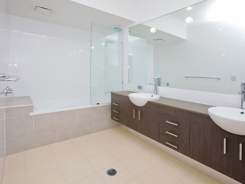 63 Lindsay Street, Hawthorne QLD 4171