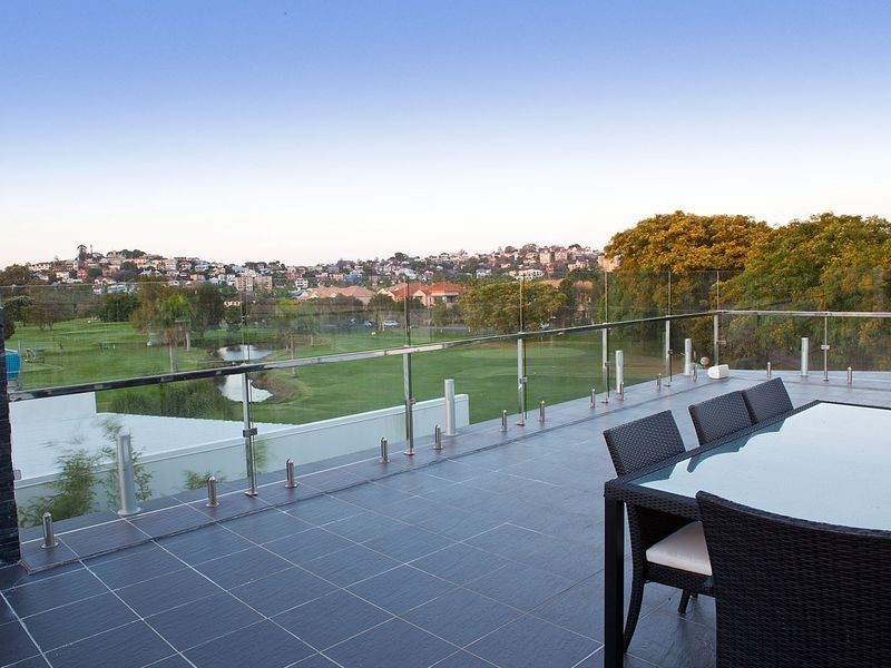 23 Bulimba Parade, Bulimba QLD 4171